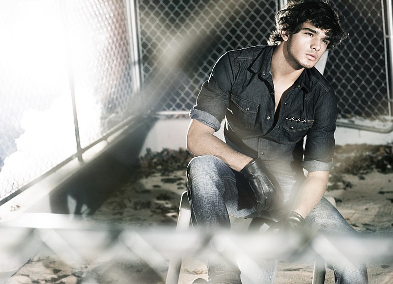 Forum Fall 2010 Campaign Marlon Teixeira & Lara Stone by Tom Munro2
